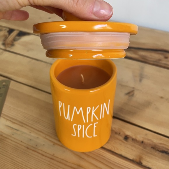 Brand new RAE DUNN “Pumpkin Spice” candle - Picture 7 of 10